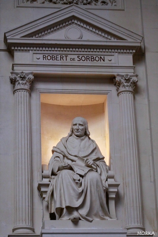 Grand amphithéâtre de la Sorbonne : statue de Robert de Sorbon