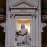 Grand amphithéâtre de la Sorbonne : statue de Rollin